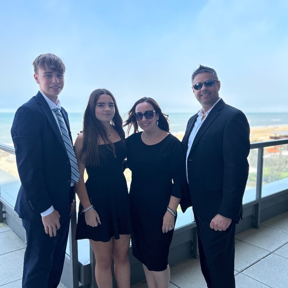 Meet your Posher, Kelly. - Picture 1 of 1